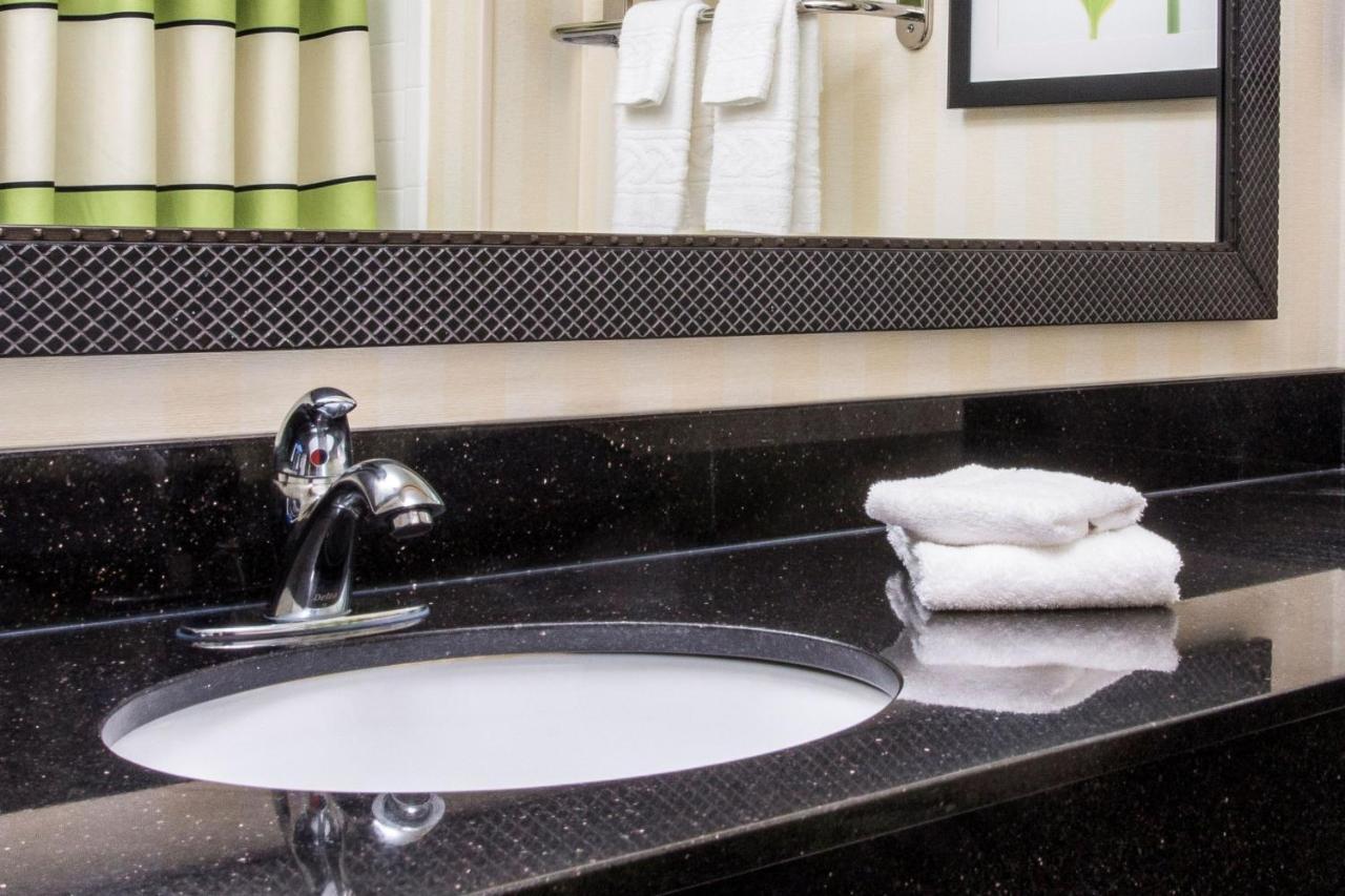 Fairfield Inn Middletown Monroe Екстериор снимка