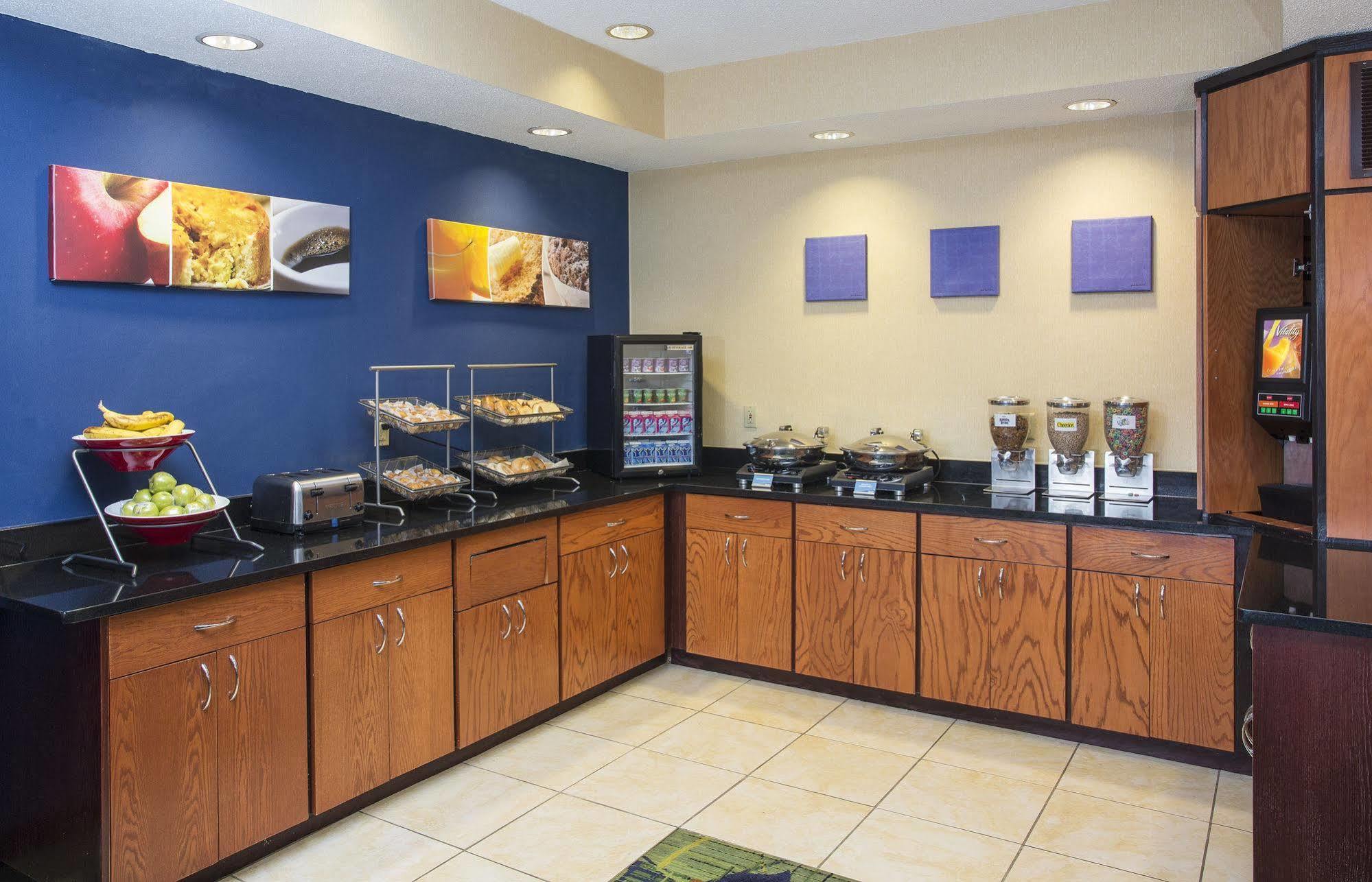 Fairfield Inn Middletown Monroe Екстериор снимка